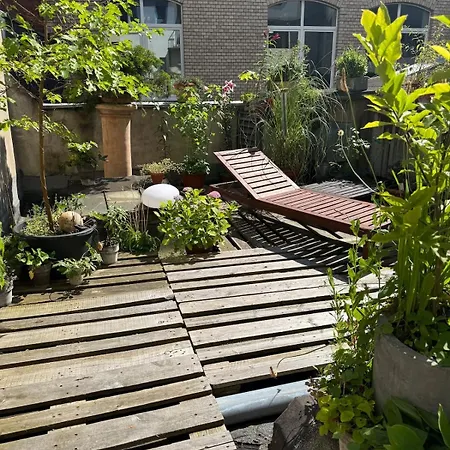 Modern Centrally Located Apartment